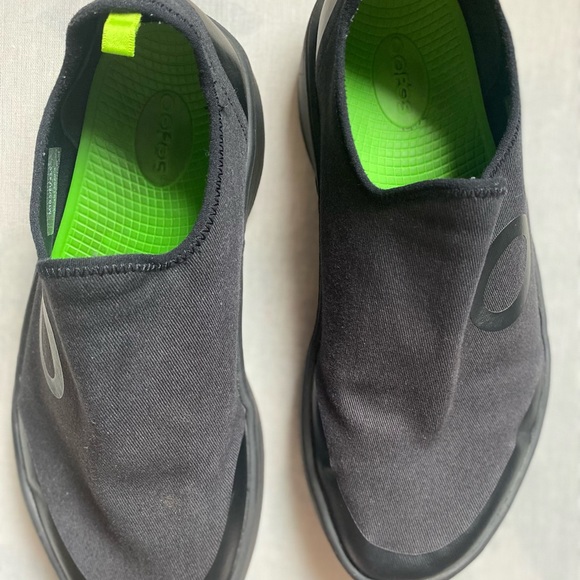 MEN'S OOFOS OOMG EEZEE LOW SHOE - BLACK 10.5 - Picture 4 of 13